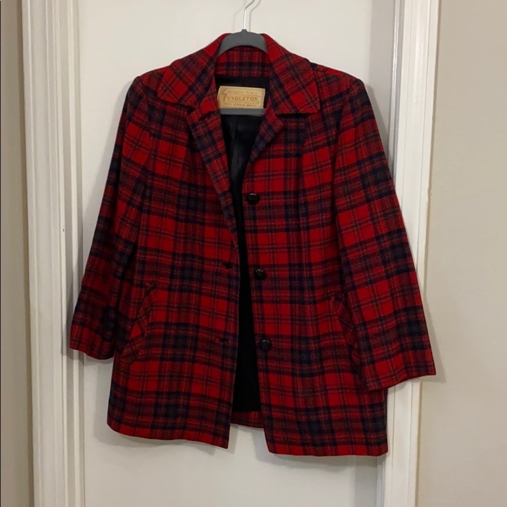 Vintage women’s Pendleton wool coat adorable plaid